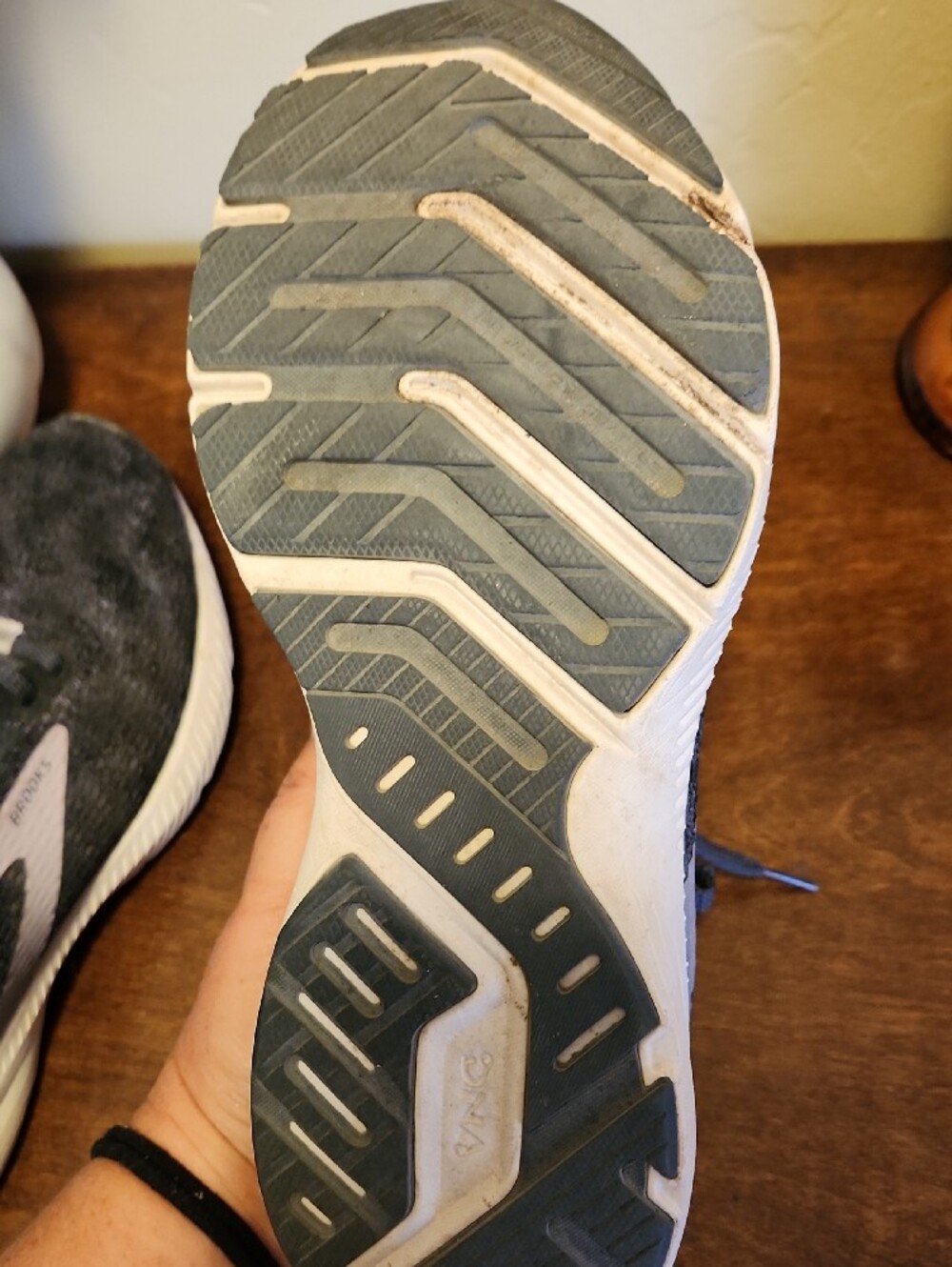 Brooks Launch 8 - Picture 5 of 6